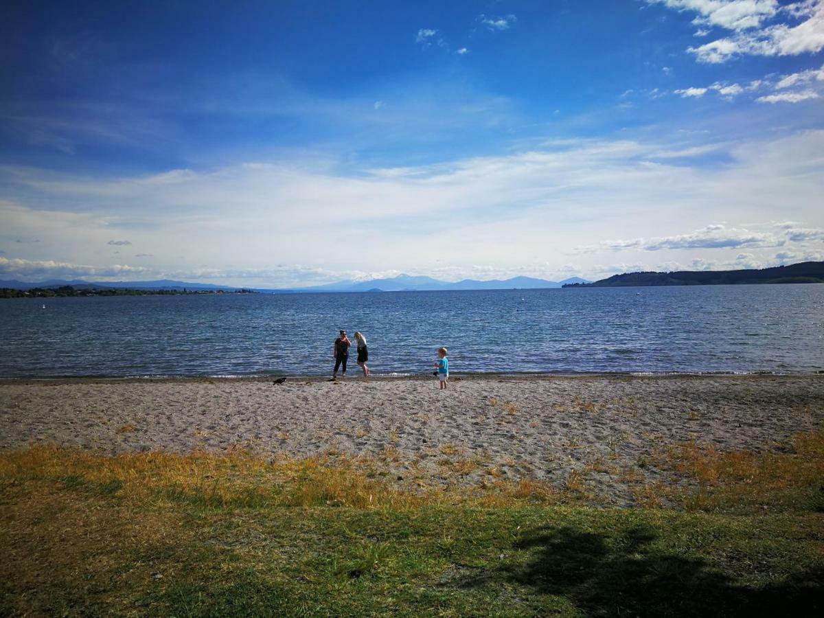 Acacia Bay Lodge Taupo Eksteriør bilde